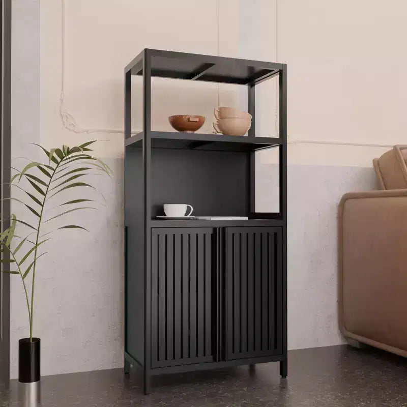 Meuble de rangement de salle de bain autoportant en bambou avec 2 portes magnétiques et étagères, 24,5 po de largeur