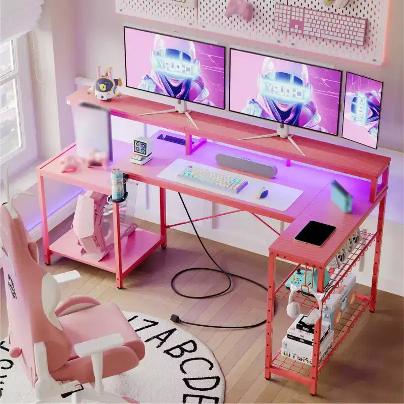 Bureau de jeu 71,5 pouces avec prise de courant, bureau d'ordinateur en L avec support pour moniteur, table de joueur d'angle avec étagère réglable et crochet pour casque