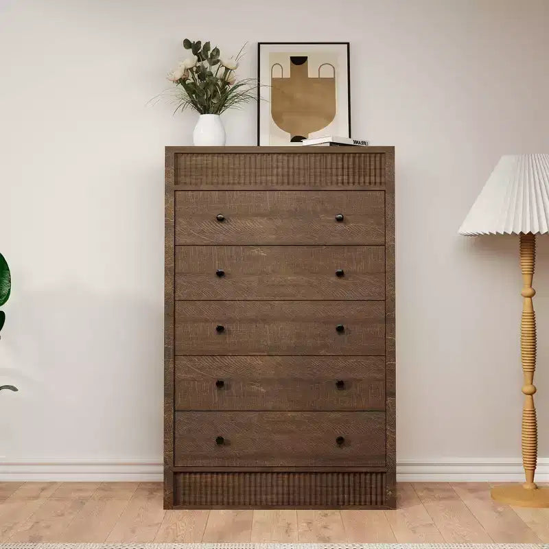 Commode haute à 5 tiroirs pour chambre à coucher, commode cannelée de 31,5 po de large, armoire de rangement en bois moderne pour chambre d'enfant, couloir, salon