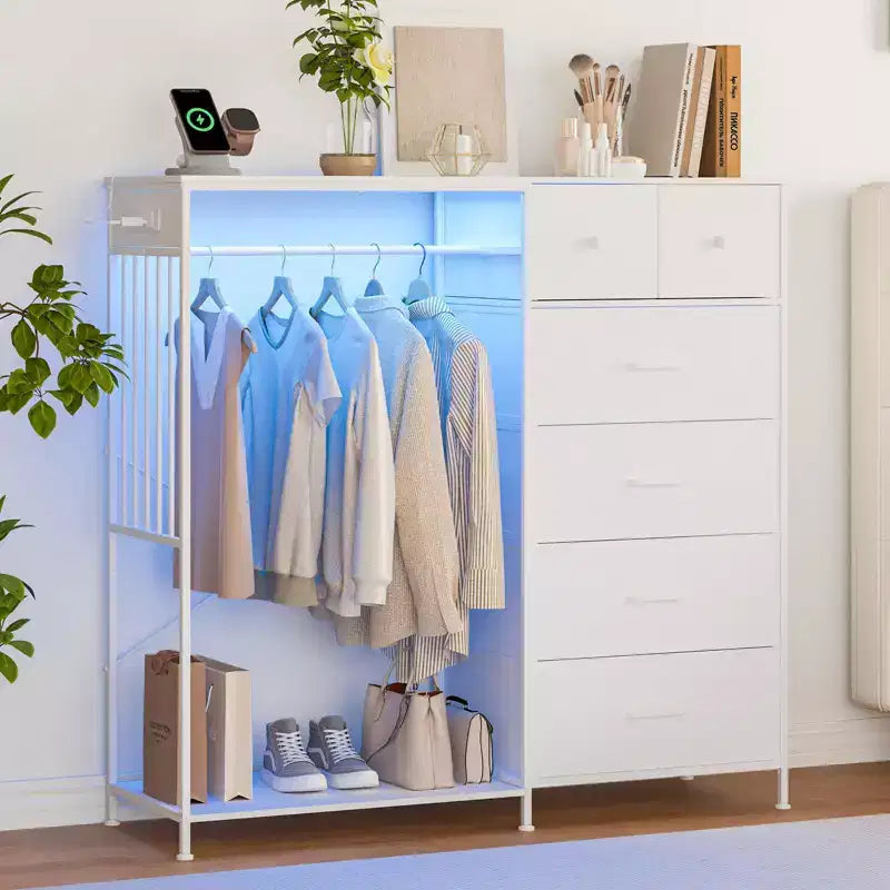 Commode 125 cm avec tringle et lumières, tour de rangement à 6 tiroirs avec station de charge et plateau en bois réversible pour chambre à coucher