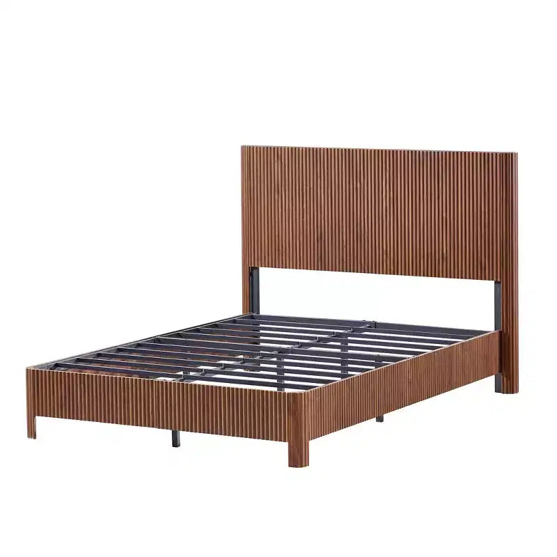 Cadre de lit en bois avec garniture ondulée