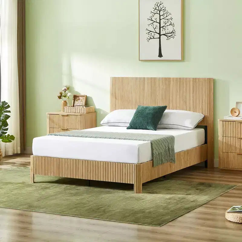 Cadre de lit en bois avec garniture ondulée